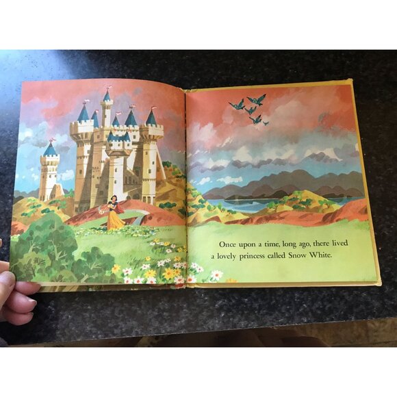 Vtg 1957 Walt Disney's Snow White and the Seven Dwarfs Whitman Tell a Tale Book - Picture 4 of 9